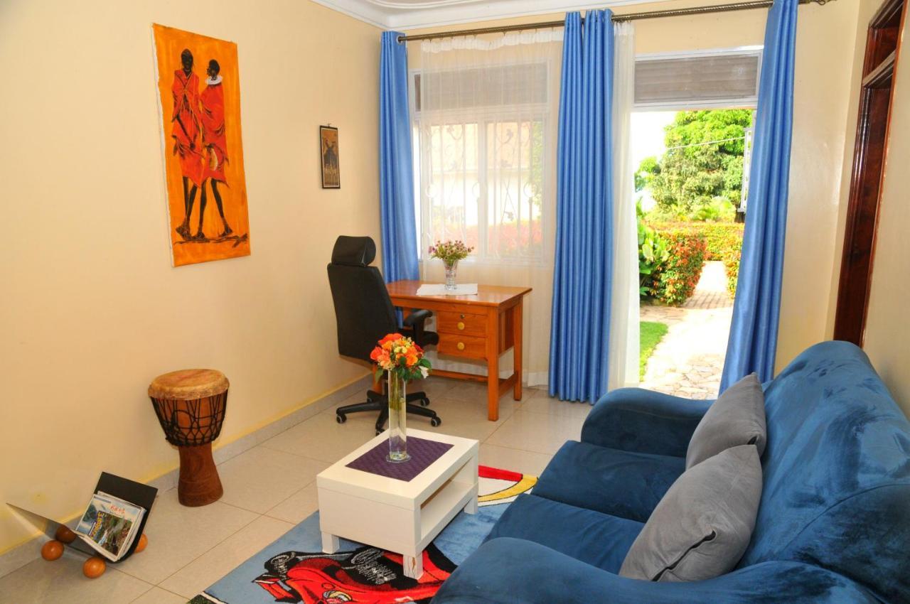 Victoria Lake View Guesthouse & Safaris عنتيبي المظهر الخارجي الصورة