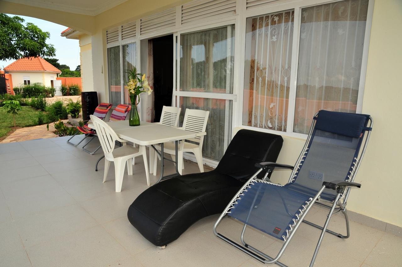 Victoria Lake View Guesthouse & Safaris عنتيبي المظهر الخارجي الصورة