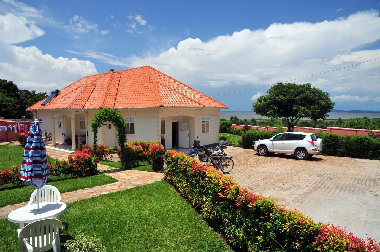 Victoria Lake View Guesthouse & Safaris عنتيبي المظهر الخارجي الصورة