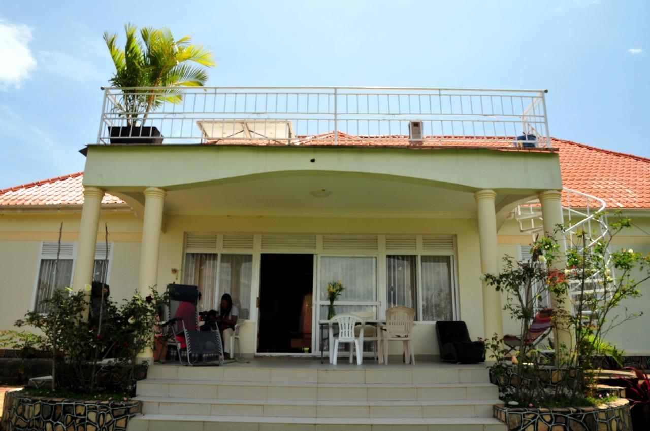 Victoria Lake View Guesthouse & Safaris عنتيبي المظهر الخارجي الصورة