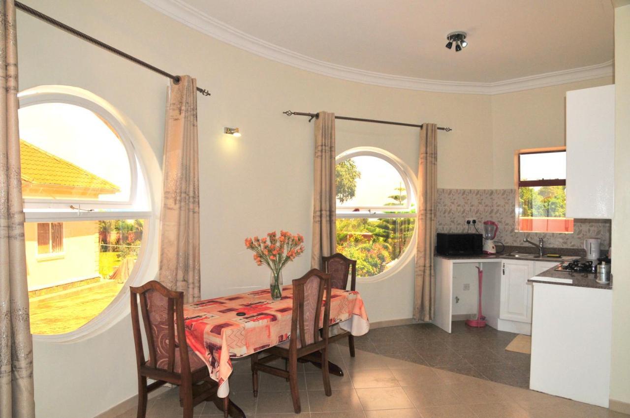 Victoria Lake View Guesthouse & Safaris عنتيبي المظهر الخارجي الصورة