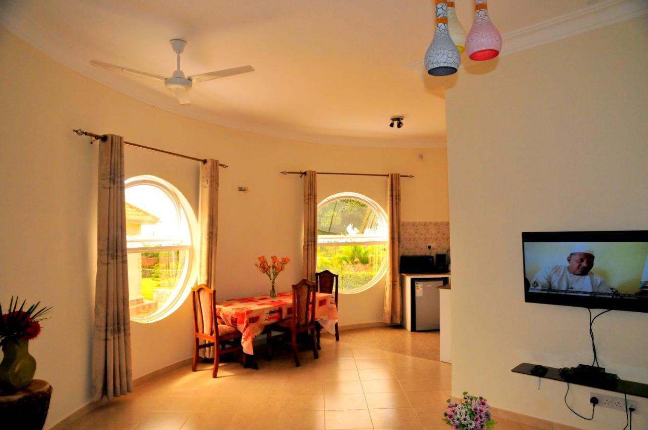 Victoria Lake View Guesthouse & Safaris عنتيبي المظهر الخارجي الصورة